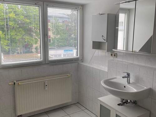 Tageslichtbad mit Wanne - 