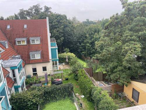 Ausblick Balkon - Etagenwohnung mit 70,50 m&sup2; in Nürnberg zum Kaufen
