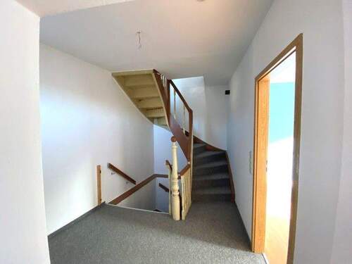 Aufgang Schlafbereich DG - 