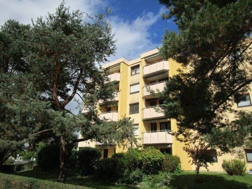 Hausansicht Balkonseite - 2 Zi ETW mit Balkon in Röthenbach a.d. Pegnitz Wohnung kaufen