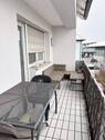 .. sonniger Südbalkon ! - Mit Einbauküche, Südbalkon und Stellplatz im beliebten Volkach !