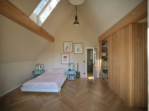 Zimmer 2 - 