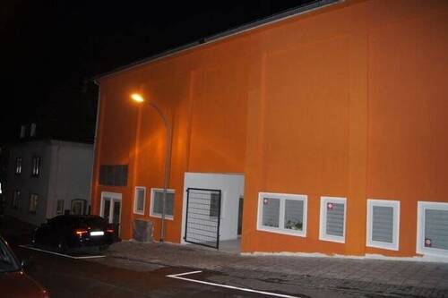 Haus - Gewerberäume - Büros - Praxen - Provisionsfrei