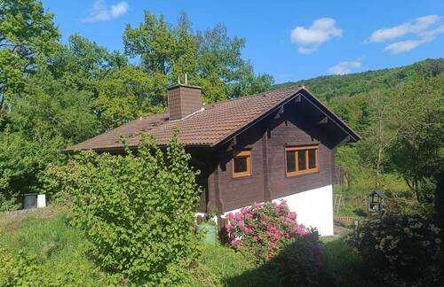 Straßenansicht rechts - Provisionsfrei für Ersteher -ZFH Empfershausen-Zwangsversteigerung