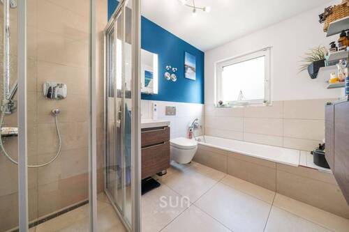 BADEZIMMER - Etagenwohnung mit 105,00 m&sup2; in Wiesbaden zum Kaufen