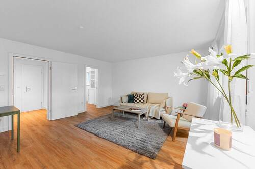 Wohnbereich - 2 Zimmer Etagenwohnung zur Miete in Unterföhring