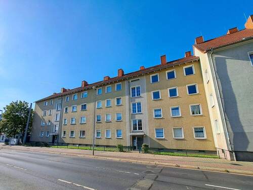 Straßenansicht - 3 Zimmer Etagenwohnung in Magdeburg