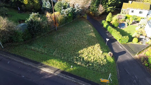 Straßenansicht - Baugrundstück mit ca. 510 m² und vorliegender Einfamilienhausplanung in Neuhütten