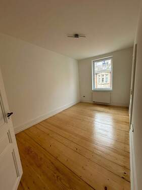 Schlafzimmer - 2 Zimmer Etagenwohnung zur Miete in Frankfurt am Main