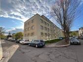Hausansicht - Mega-Küche...Moderne, renovierte 3 - Zimmer-Wohnung in Nähe zum Park, Einbauküche gegen Aufpreis möglich