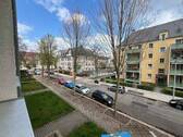 Blick in die Straße - 3 Zimmer Etagenwohnung zur Miete in Zwickau