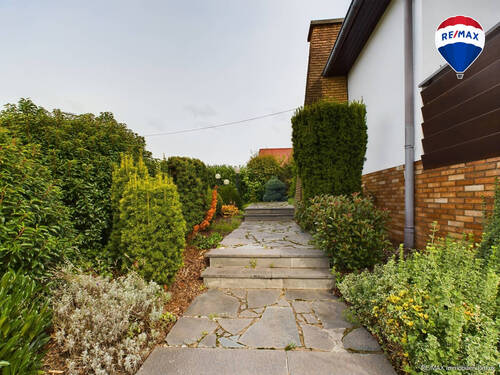 RE/MAX Immobilien DeLux - 4 Zimmer Bungalow in Losheim am See