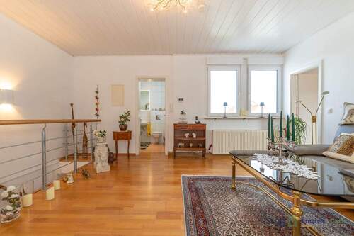 Hauptgebäude OG Wohnzimmer - 