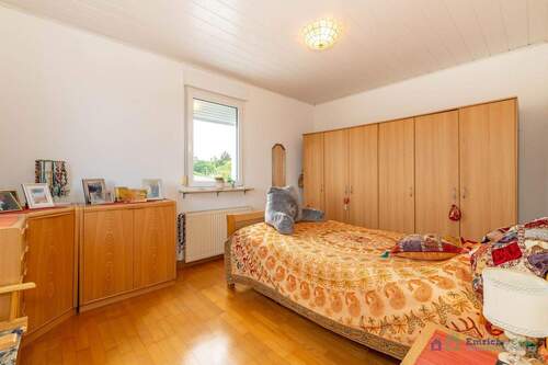 Hauptgebäude OG Schlafzimmer - 