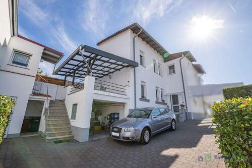 Außenansicht / Hof - 5 Zimmer Einfamilienhaus in Wackernheim