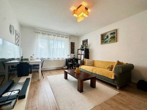 Wohnzimmer - 2 Zimmer Etagenwohnung zum Kaufen in Offenbach