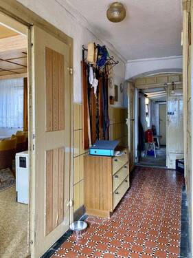 Flur EG - 5 Zimmer Reihenmittelhaus in Bernstadt