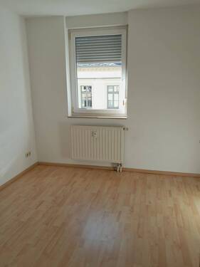 IMG-20260430-WA0000.jpg - 1 Zimmer Etagenwohnung in Plauen