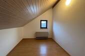  Schlafzimmer 2 mit KI geleert - 
