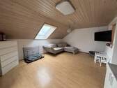 Maisonette - 1. Ebene: Wohnzimmer - 6 Zimmer Mehrfamilienhaus, Wohnhaus zum Kaufen in Zell unter Aichelberg