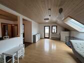 Wohnzimmer - Mehrfamilienhaus, Wohnhaus mit 150,00 m² in Zell unter Aichelberg zum Kaufen