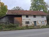 Hausansicht - ZWANGSVERSTEIGERUNG: Sanierungsbedürftiges Wohnhaus mit Werkstatt Stall ab € 65.000.--möglich !