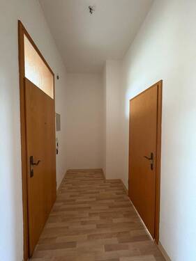 Flur - Etagenwohnung mit 57,00 m² in Plauen zur Miete