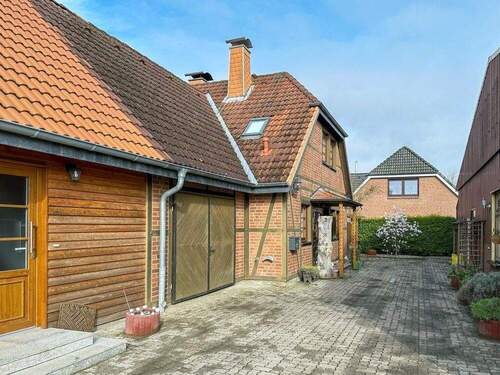 14311 LooseImmo Ansicht vorne - 1 Zimmer Mehrfamilienhaus, Wohnhaus in Bad Schwartau