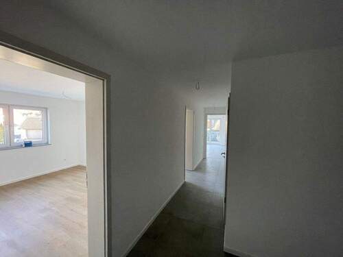 Flur - 4 Zimmer Etagenwohnung in Aidlingen