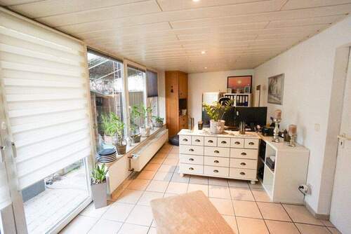 mit Blick in den Garten - 