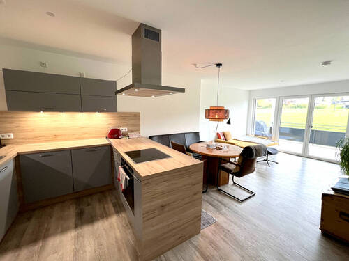 Modern und neuwertig - Greenliving in Ludersheim! Topmoderne 2-Zimmer-Wohnung mit 2 Carport-Stellplätzen bei Altdorf