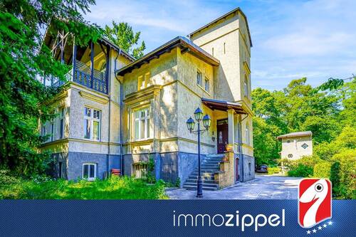 Titel - Villencharme trifft auf Wohnen im Grünen - 4, 5 Zimmer Wohnung mit Balkon! *Provisionsfrei*