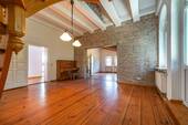 Wohnbereich mit Blick in Zimmer 1 - 