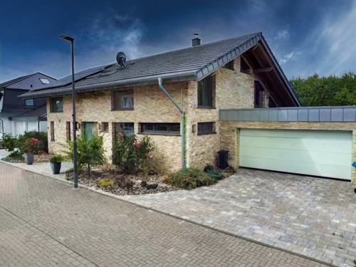 Hausansicht rechts - Straßenseite - 6 Zimmer Einfamilienhaus zum Kaufen in Kerpen