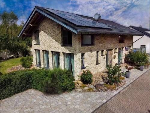 Hausansicht Straßenseite - 6 Zimmer Einfamilienhaus in Kerpen