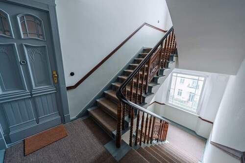 Esm8 Treppenhaus (2) - Etagenwohnung mit 64,00 m&sup2; in Berlin zum Kaufen