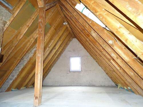 Dachgeschoss ausbaufähig - 