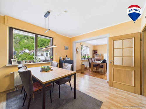 RE/MAX Immobilien DeLux Einfamilienhaus Mettlach/Saarhölzbach Esszimmer - 