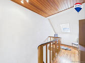 RE/MAX Immobilien DeLux Einfamilienhaus Mettlach/Saarhölzbach Flur OG - 
