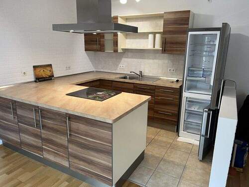 Offene Küche - Schöne und helle 3-Zimmerwohnung mit Balkon - Offene Küche - Stellplatz - Aufzug