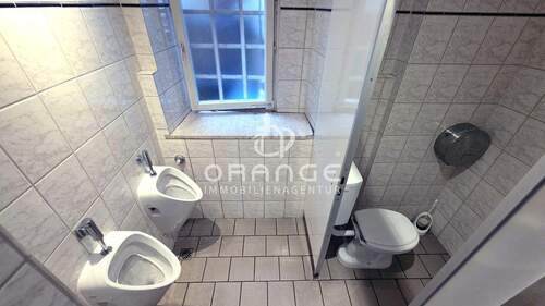 8 Gewerbe 2 WC-Herren - 