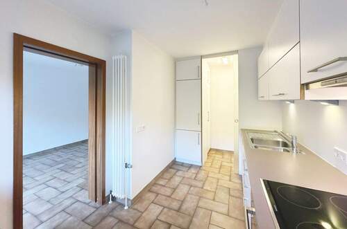 Küche, Blick 2, OG - 