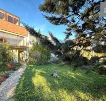 Großes Reihenhaus in attraktiver Lage mit Einliegerwohnung und Garage in Feuerbach - Stuttgart