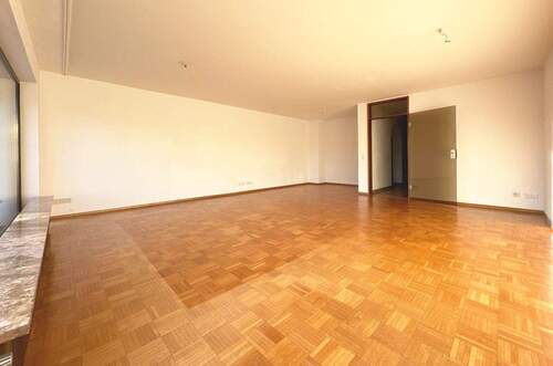 Wohnzimmer, Blick 2, OG - Reihenmittelhaus mit 210,00 m&sup2; in Stuttgart zum Kaufen