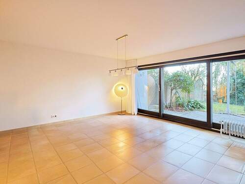 Heller Wohn- oder Essbereich im Erdgeschoss - 