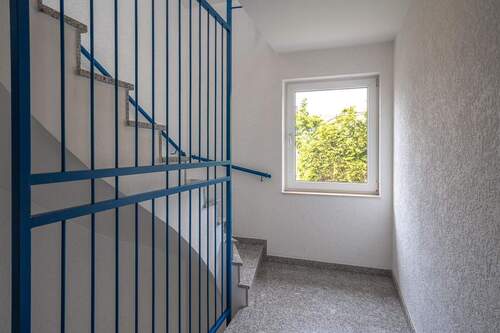 Treppenhaus - 2 Zimmer Etagenwohnung in Mönchengladbach