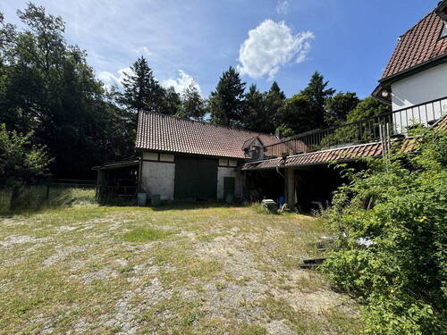 Sicht auf Stallgebäude - 7 Zimmer Mehrfamilienhaus, Wohnhaus in Munster/Oerrel