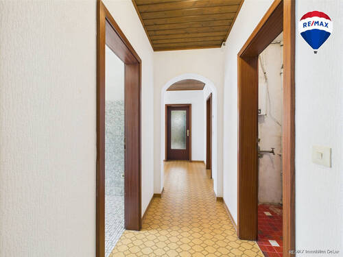 RE/MAX Immobilien DeLux Haus Beckingen/Erbringen Flur - 