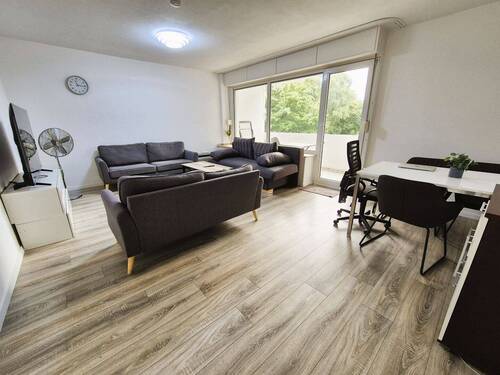 Wohnzimmer - Zentral gelegene Eigentumswohnung mit Balkon