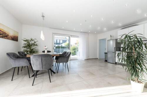 Küche / Essen mit Zugang Terrasse - 